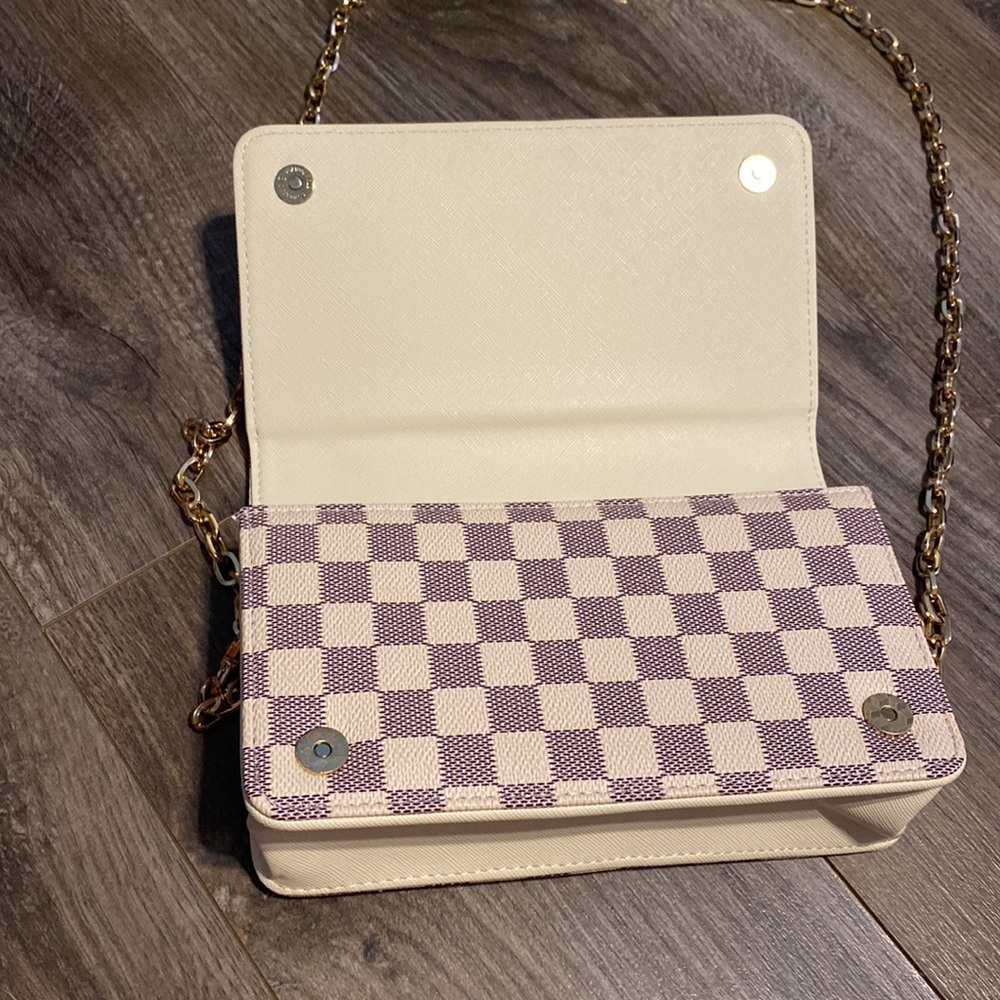 Cream and Purple Crossbody Bag with Luxurious Accents - Picture 4 of 5